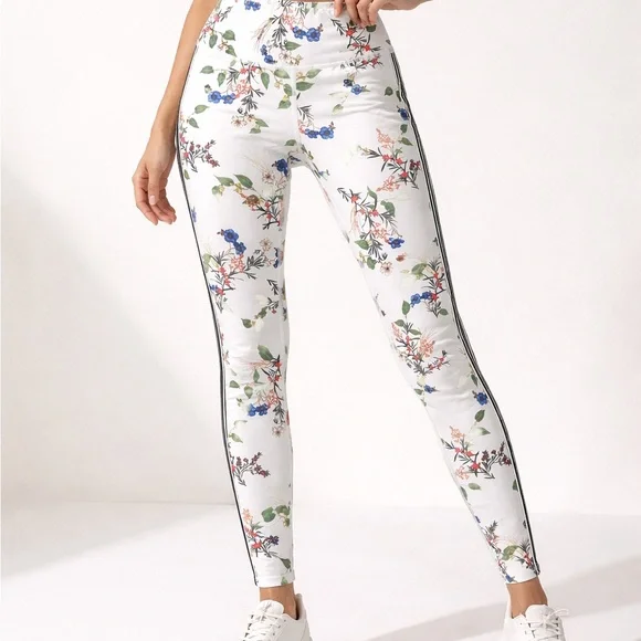 Athleta floral leggings medium pockets NWOT - Picture 1 of 7